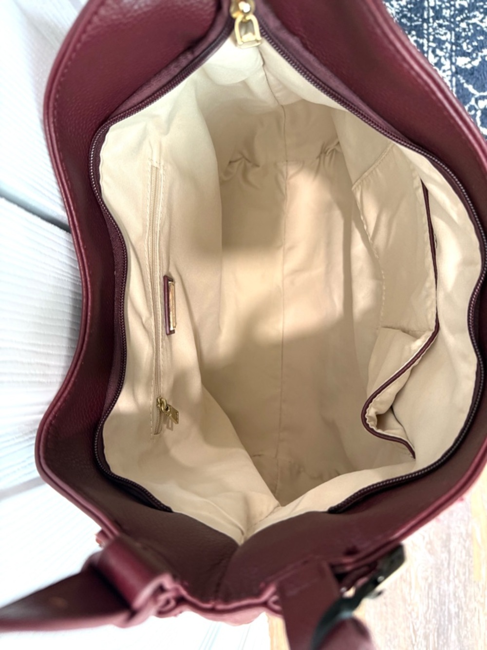 Glitz Girlz Boutique Burgundy Soft Pebbled Vegan Leather Shoulder Bag NWT - Picture 9 of 14
